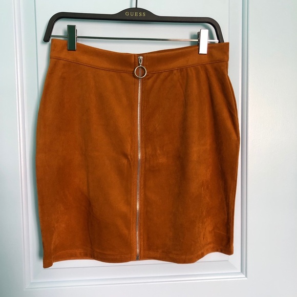 🆕 Guess Suede Skirt - Picture 1 of 3